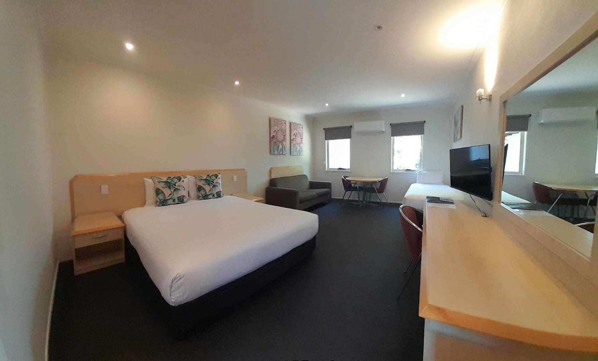 Red Bridge Motor Inn Woombye Екстериор снимка
