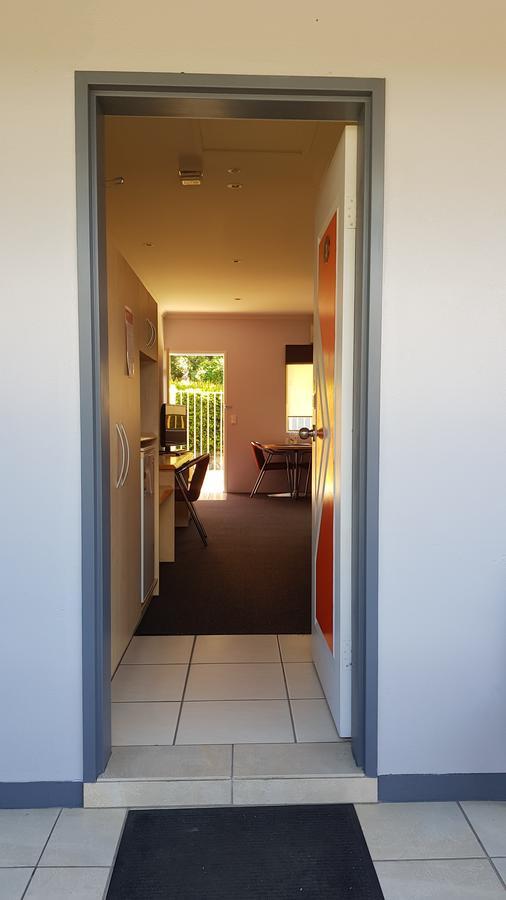 Red Bridge Motor Inn Woombye Екстериор снимка