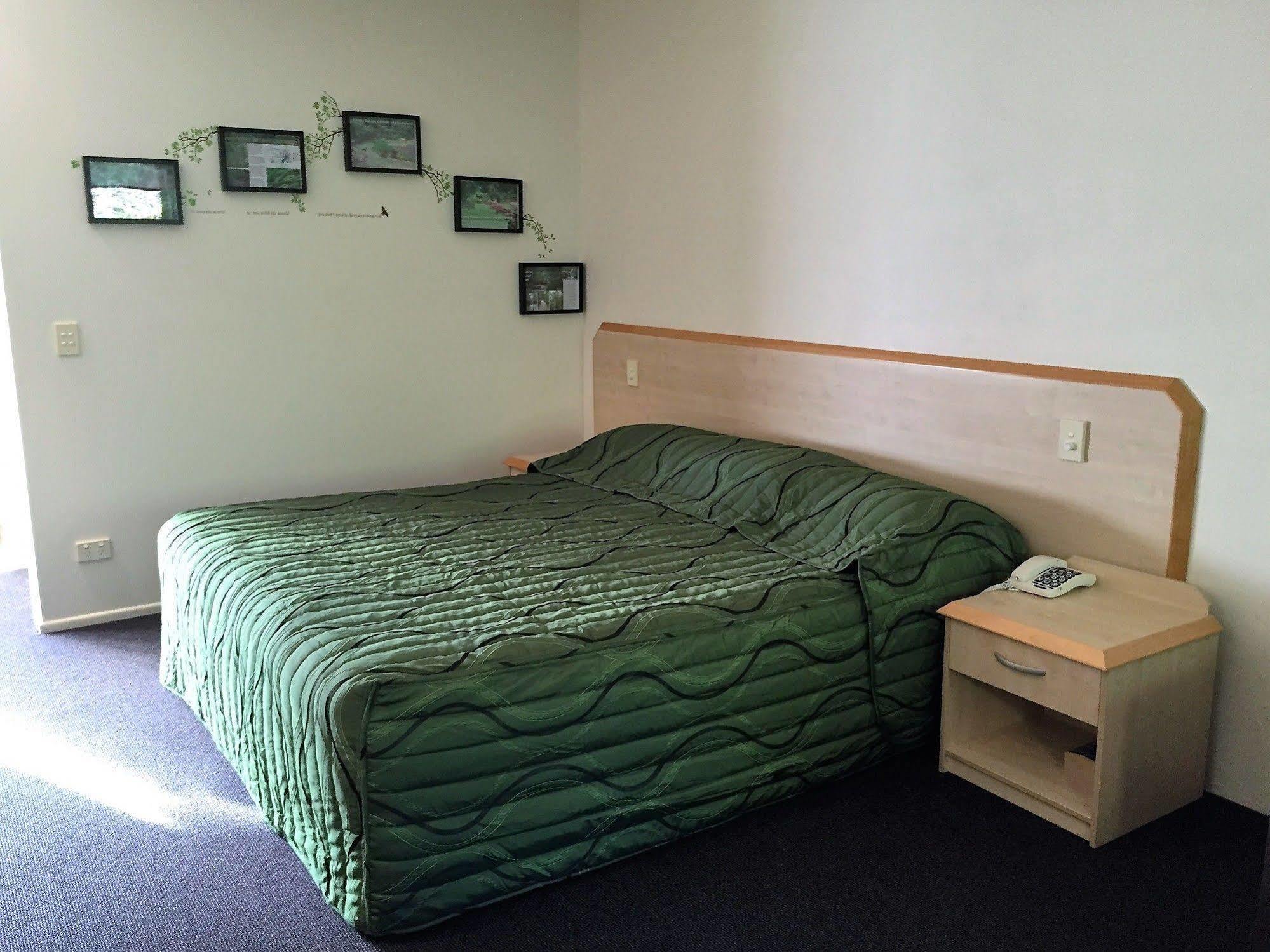 Red Bridge Motor Inn Woombye Екстериор снимка