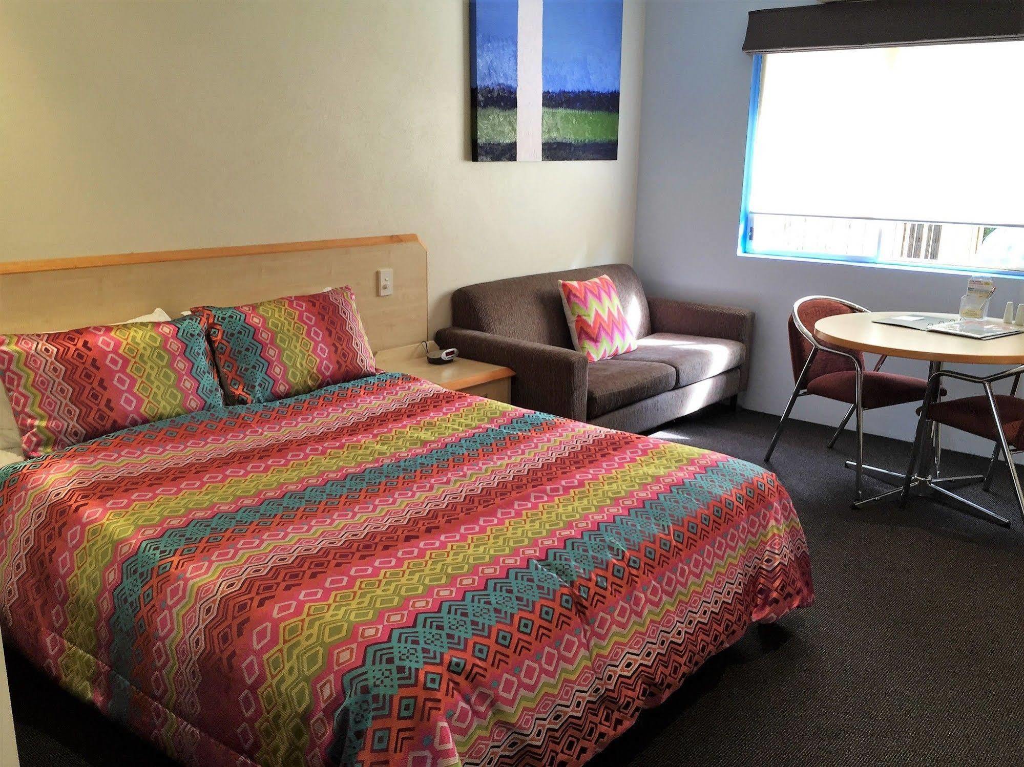 Red Bridge Motor Inn Woombye Екстериор снимка