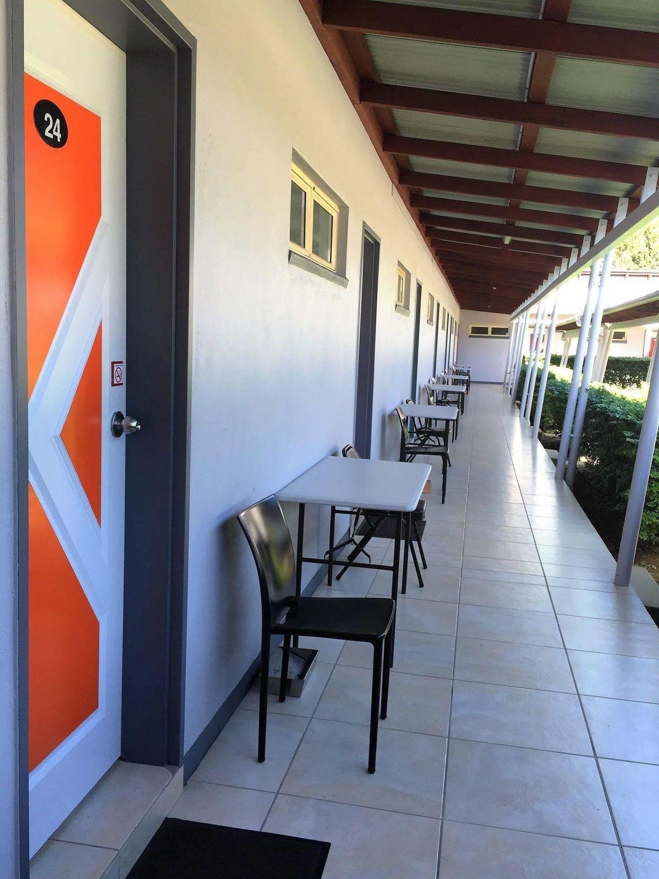 Red Bridge Motor Inn Woombye Екстериор снимка