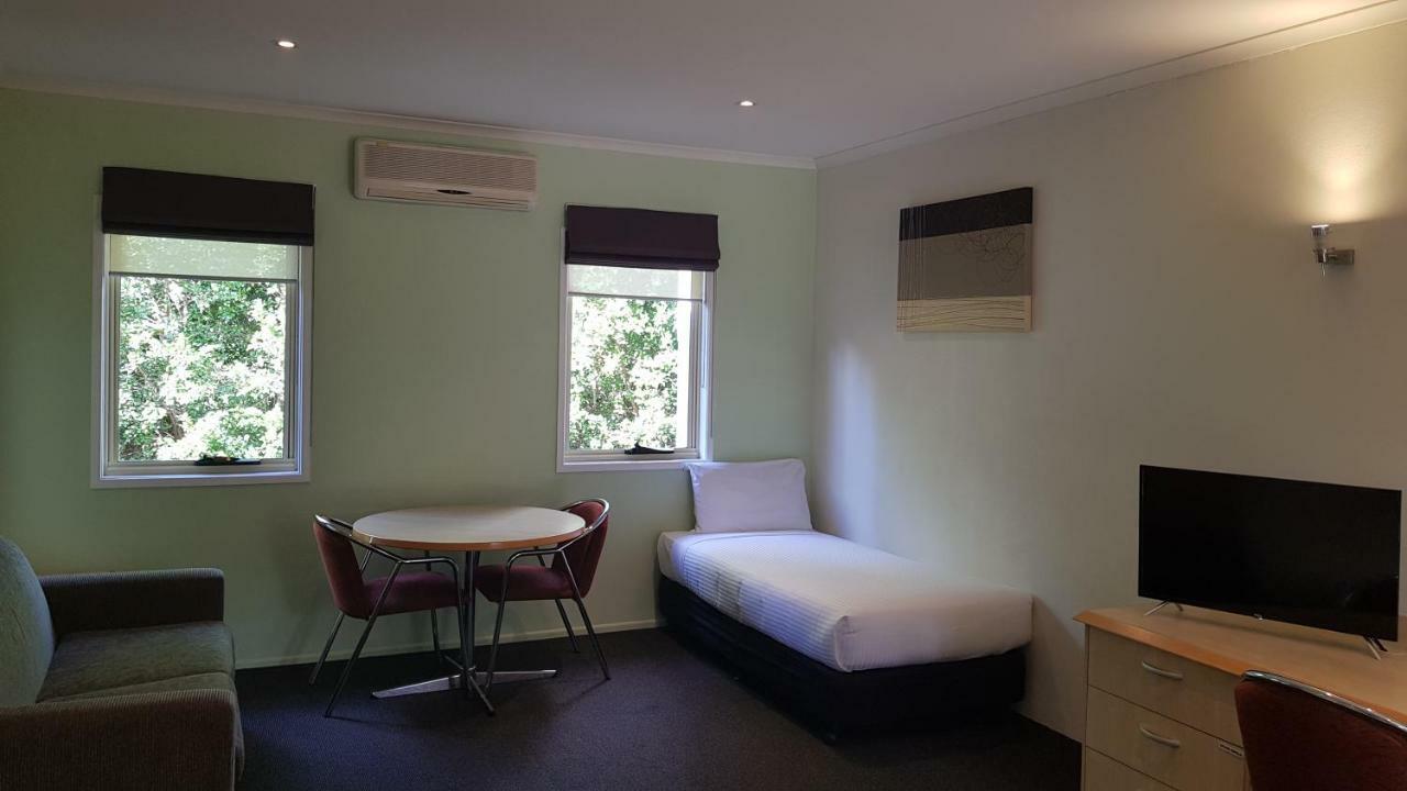 Red Bridge Motor Inn Woombye Екстериор снимка